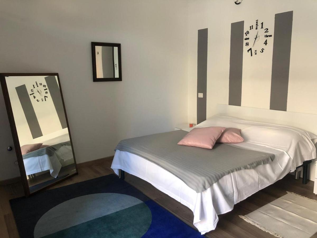 Apartemen Monolocale Arredato Con Una Camera